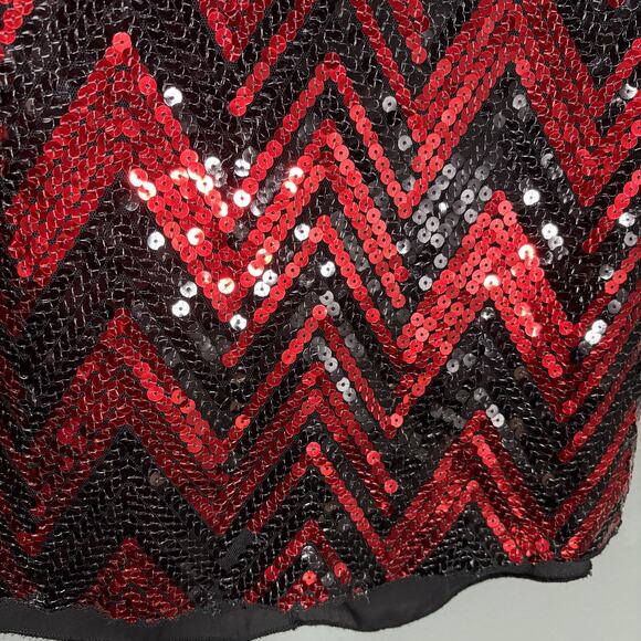 Body Central Women's Red & Black Chevron Sequin Top - Size Medium - Maximalist - Picture 4 of 5